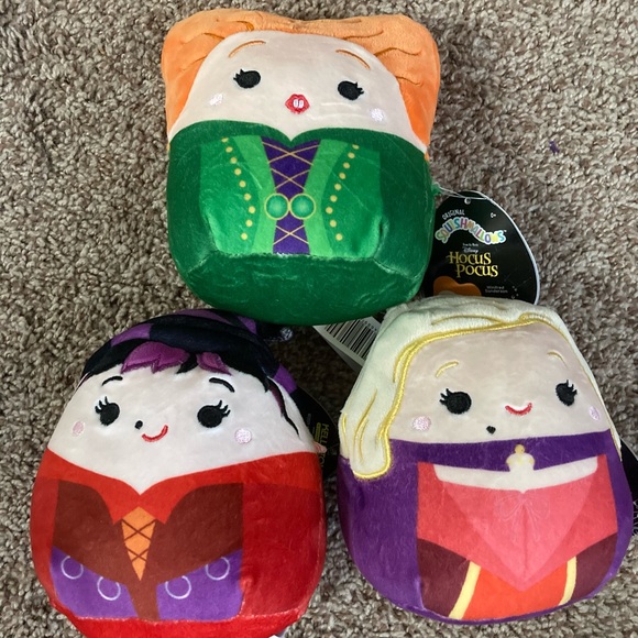 Squishmallows Accessories - NWT 5” Hocus Pocus Squishmallow Set
Halloween